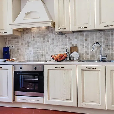 2p Moderne Riquier Proche Port, Gare, Tramway ニース