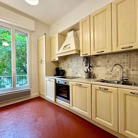 2p Moderne Riquier Proche Port, Gare, Tramway